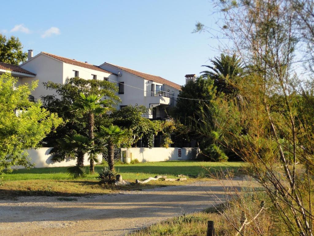 Les Jardins Du Canal Piscine Chauffee Aigues-Mortes Exterior photo